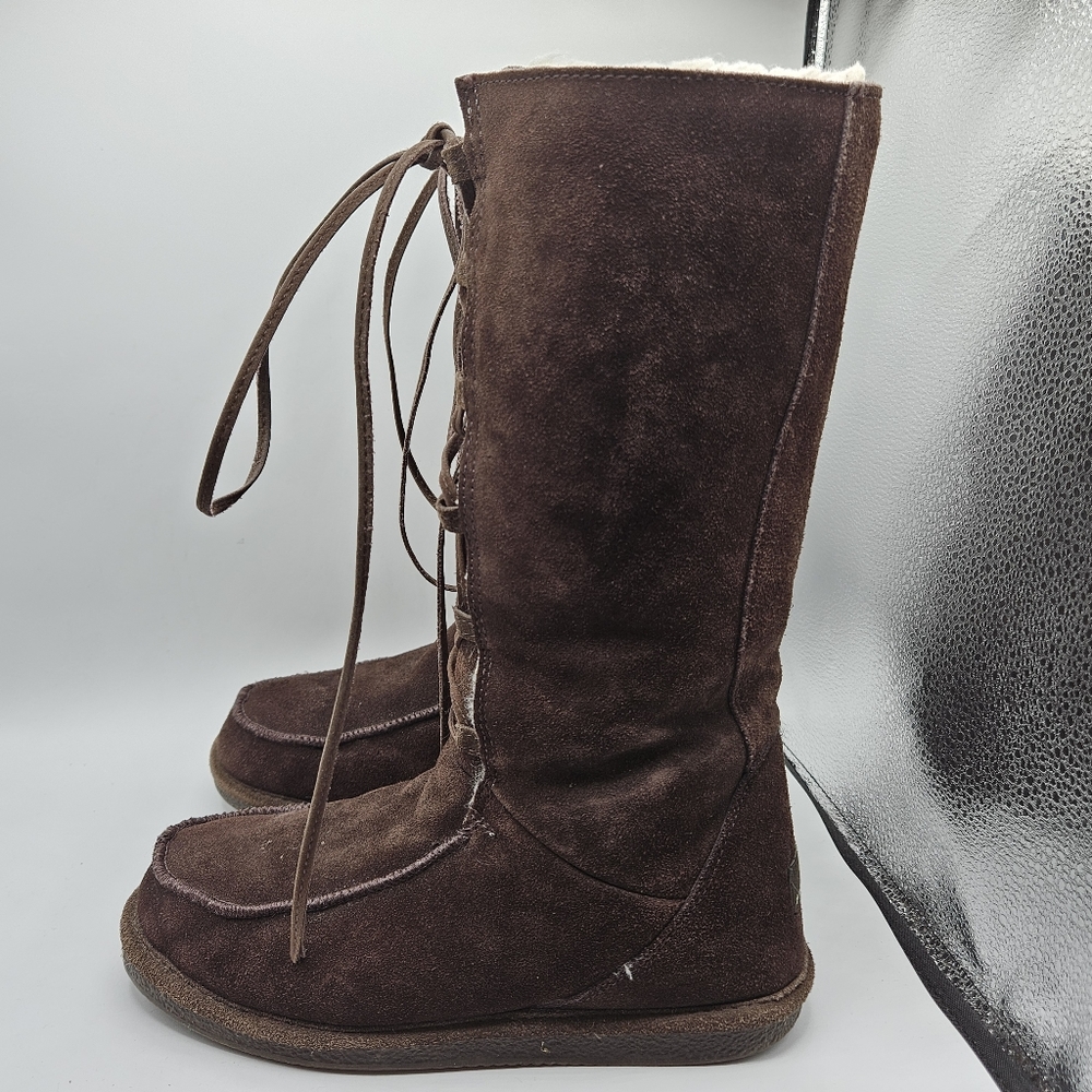 Bearpaw lace-up leather 13.5" tall boots size 8
